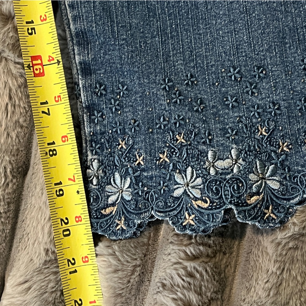 COS Jeans Women's Size 4 Medium Wash Mid-Rise Denim Capri Scalloped Hem - Picture 6 of 10